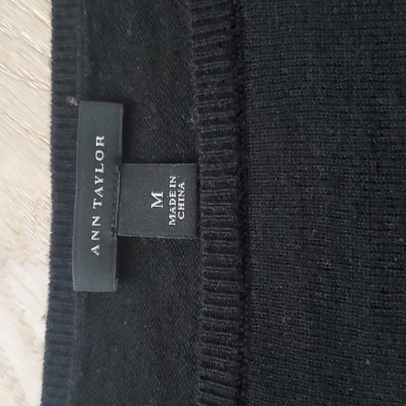 Ann Taylor top - Picture 3 of 10